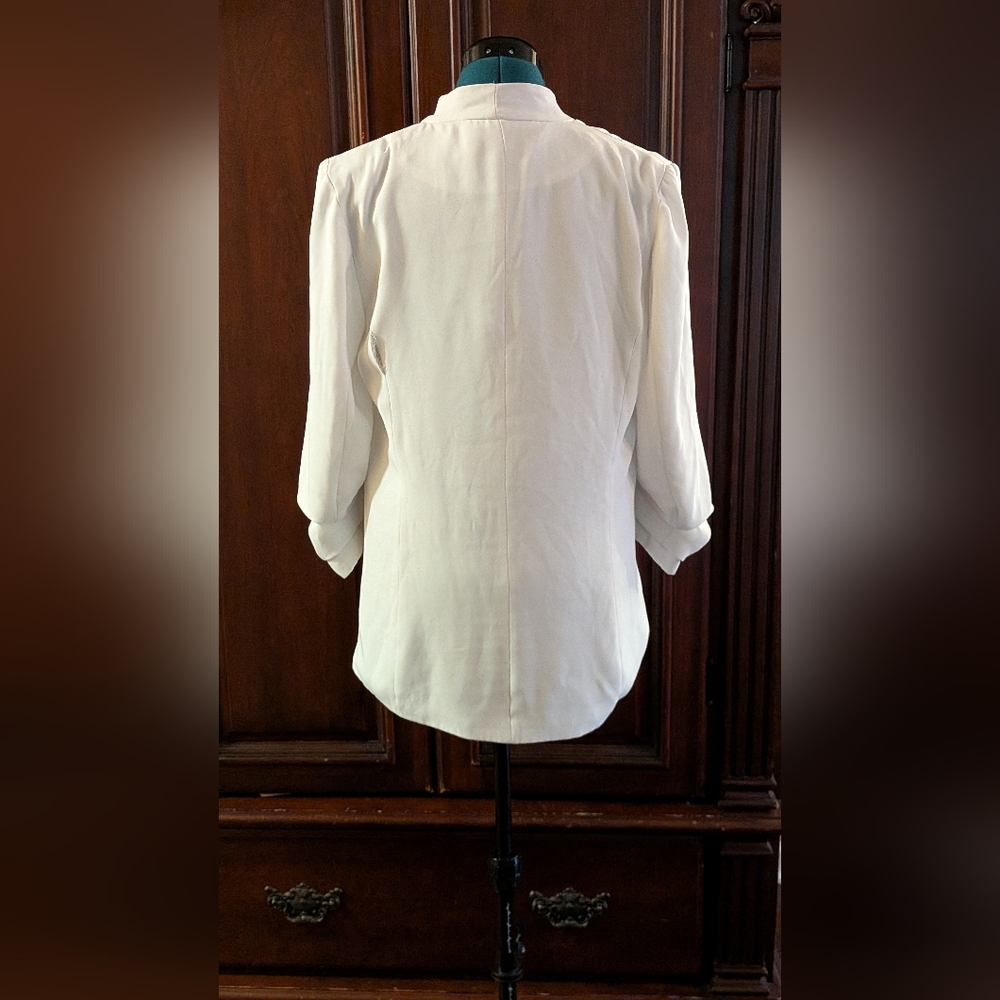Mod Ref Cream Blazer - Picture 2 of 4